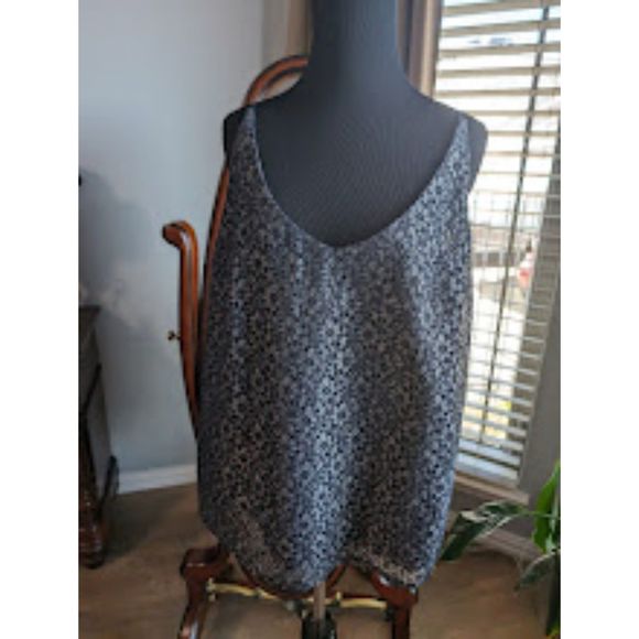 Banana Republic Tank - Picture 1 of 11